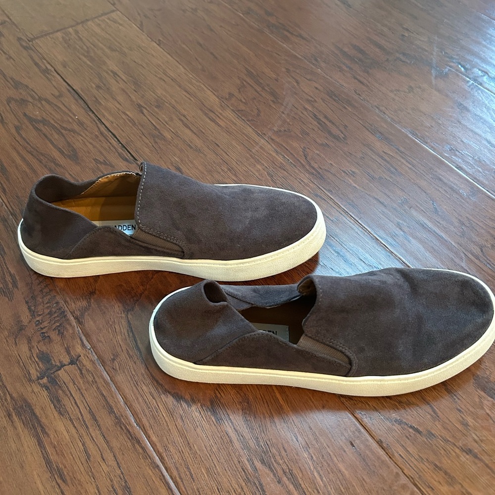 Steve Madden slide on sneaker/loafer size 8